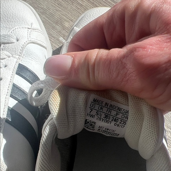 Adidas Classic White and Black Sneakers - Picture 5 of 6